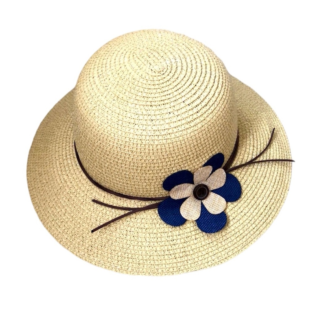 NWOT! Nicole Marciano straw hat with floral accent